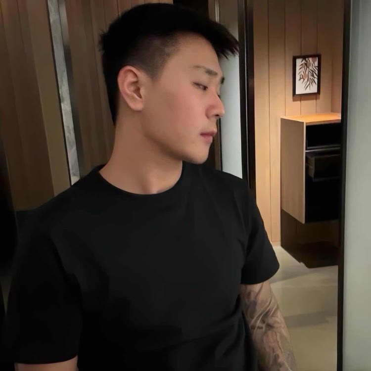 胡洪玉.