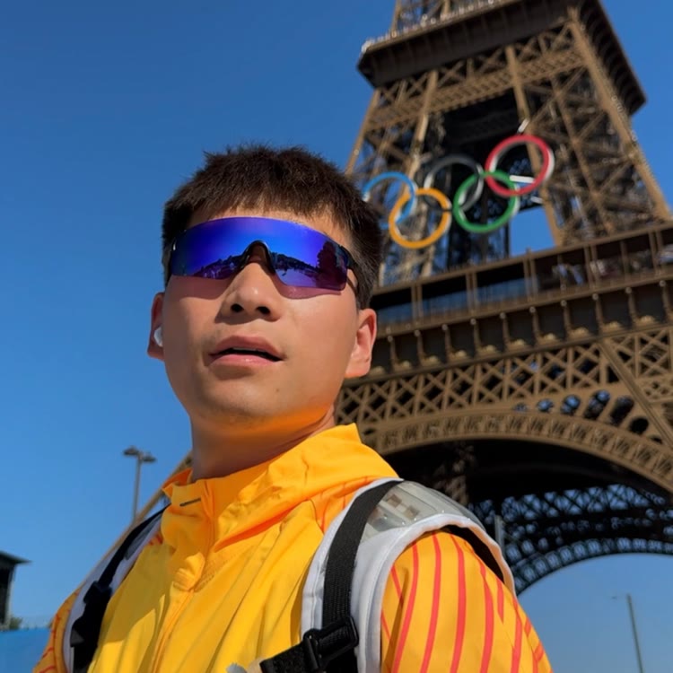 快手运动排行榜第20名北体航航（暑期招生中）,新榜指数793.7040130117091,新增作品数1,播放数45.27w,点赞数1.59w,评论数404,分享数225,新增粉丝数219,累计粉丝数409.4w