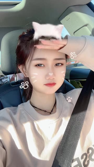 回家跟隔壁村花打架，不知道我练了很久的军