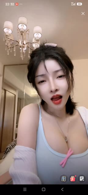 #热舞小姐姐  #很哇塞的小姐姐  #舌舞摇  #美女跳舞
