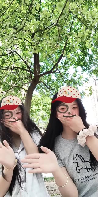 猪妞也是肘击这一块 #也是和 @正经^杨仔^🐑 合拍了#比个耶ಣ  #两姐妹  #景色很美