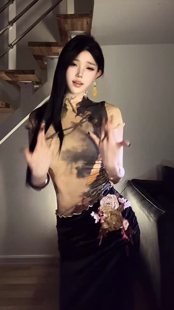 你的齿痕
 #反差变装 #古风慢摇 #瓜蛋摇 #中式美学 （二改致歉宝宝们！）